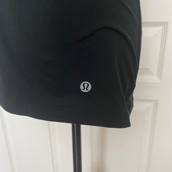 Lululemon Tank- size 8 - Picture 4 of 5